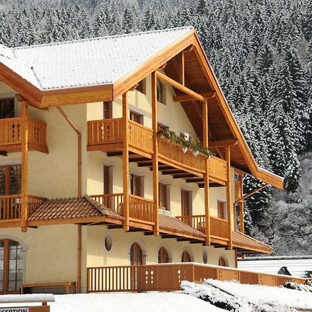 Holidays Dolomiti Apartment Resort Carisolo Buitenkant foto