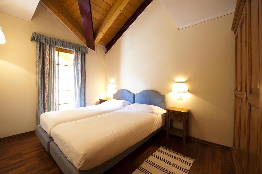 Holidays Dolomiti Apartment Resort Carisolo Kamer foto