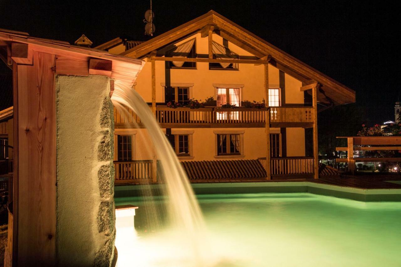 Holidays Dolomiti Apartment Resort Carisolo Buitenkant foto